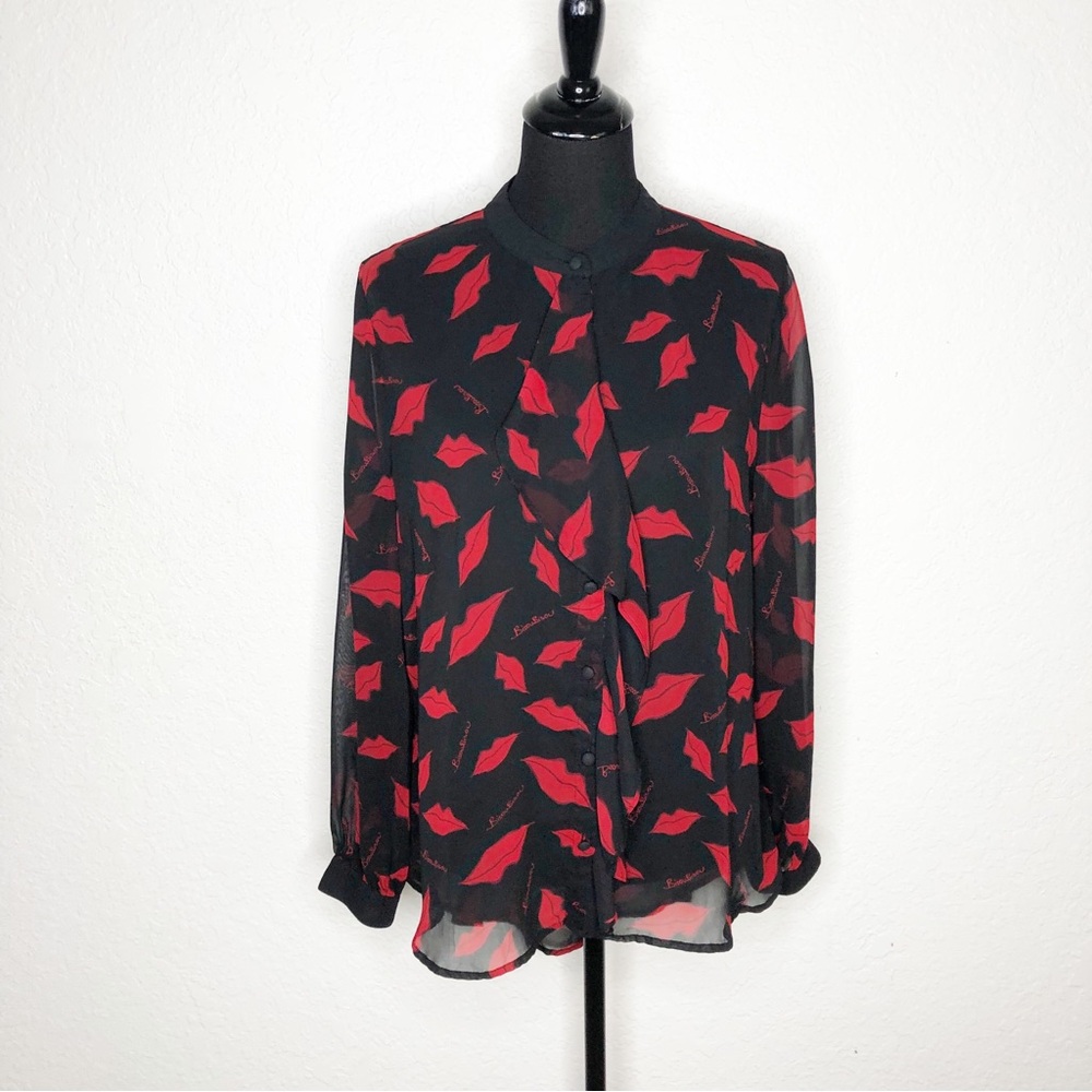 Bisou Bisou vintage black red lip sheer ruffle front button down top size Large